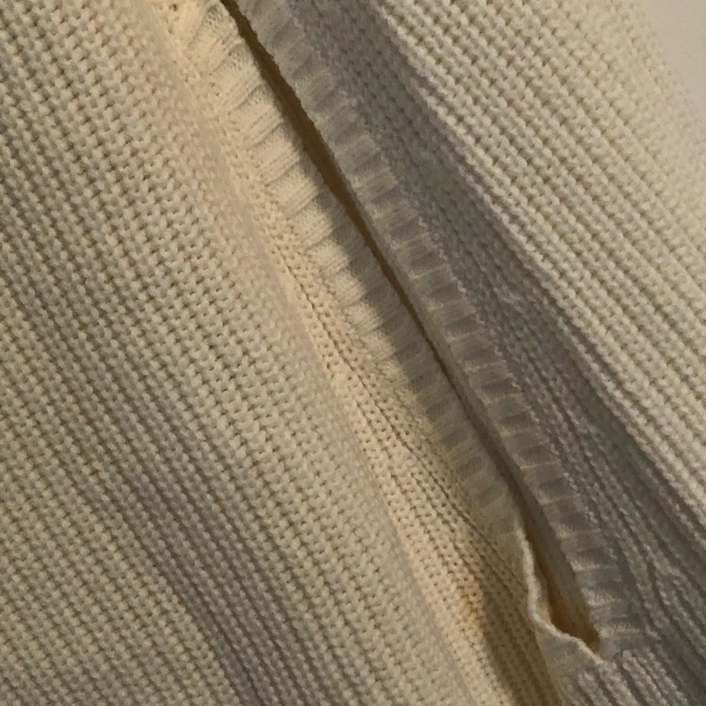Poncho - Picture 4 of 4